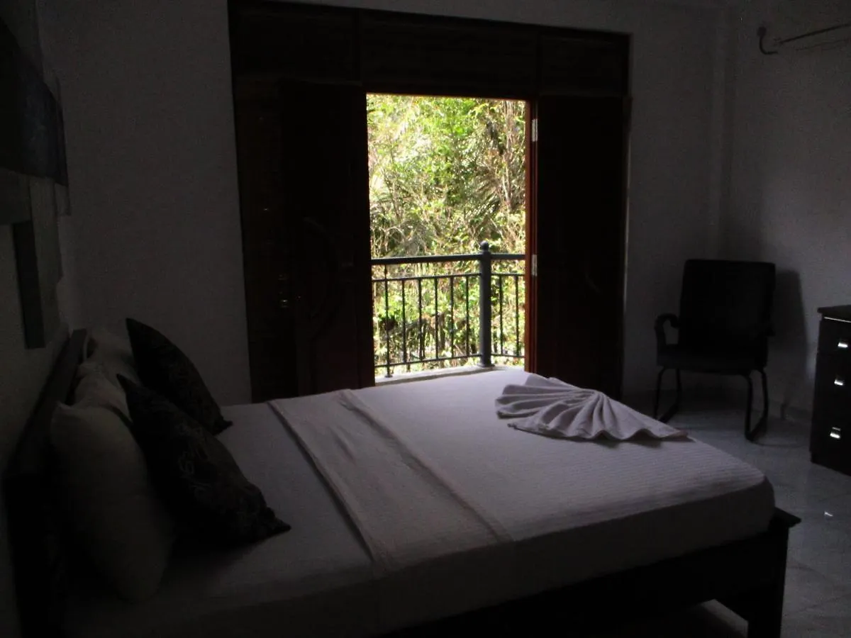 Sun Set Forest Villa Kandy Lodge