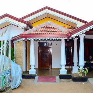 lakshmi-family-villa.negombohotels.net/
